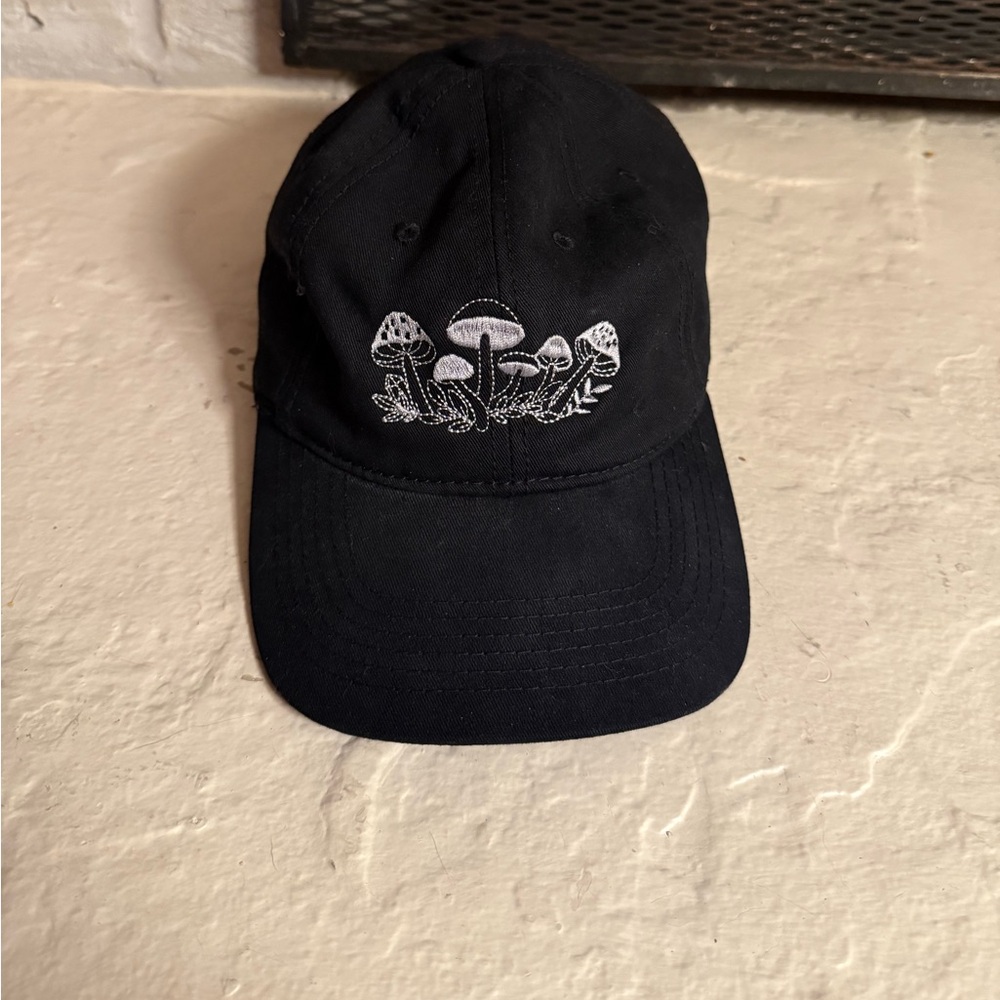 EarthBound Mushroom 🍄 Black Cottagecore hat 🧢